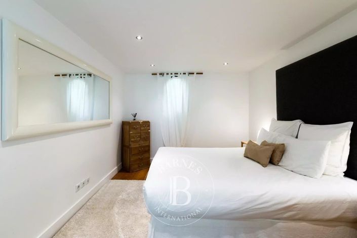 Image No.16-7 Bed House for sale