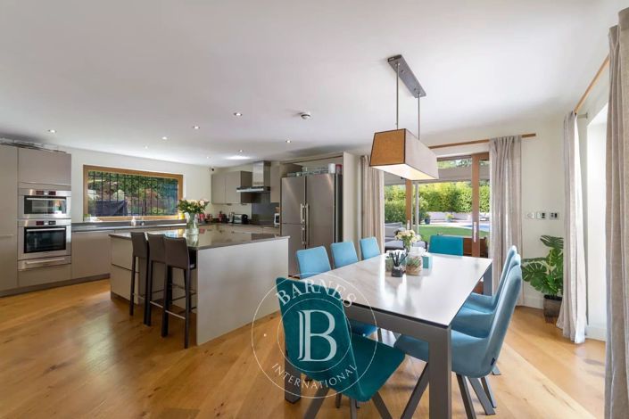 Image No.9-7 Bed House for sale