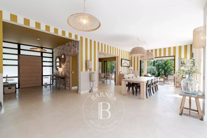 Image No.15-8 Bed House for sale