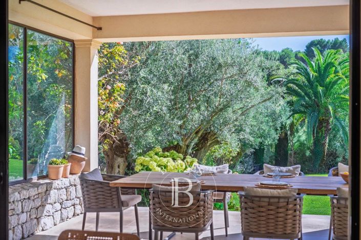 Image No.18-8 Bed House for sale