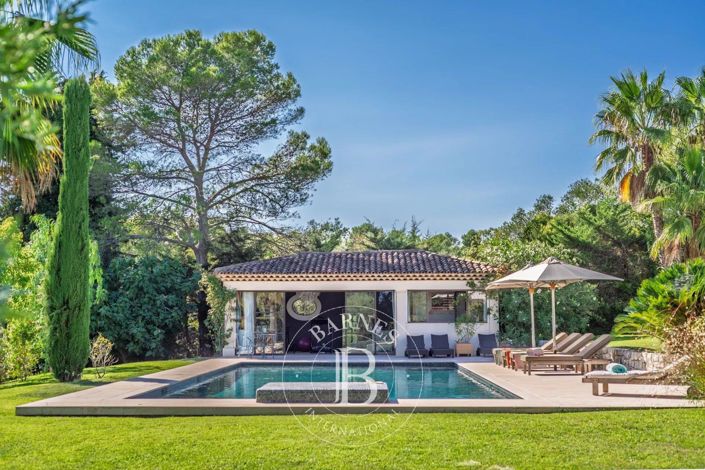 Image No.6-8 Bed House for sale