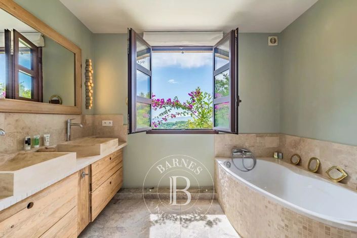 Image No.13-Maison de 5 chambres à vendre à Châteauneuf-Grasse