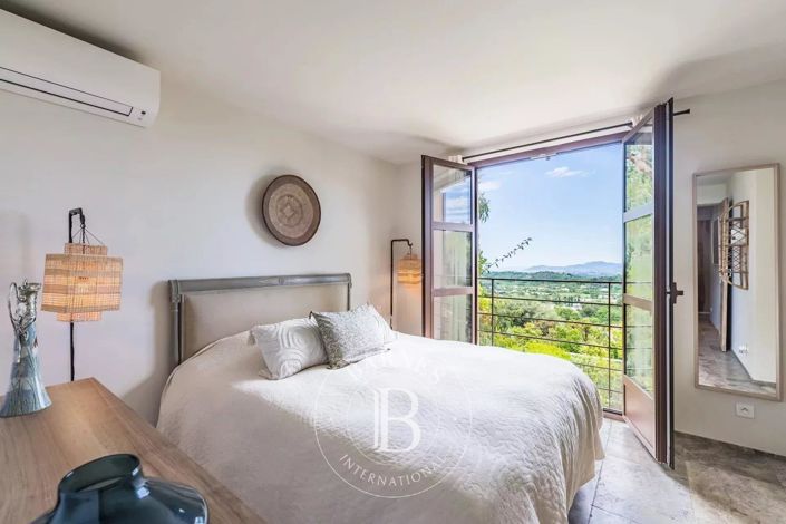 Image No.14-5 Bed House for sale