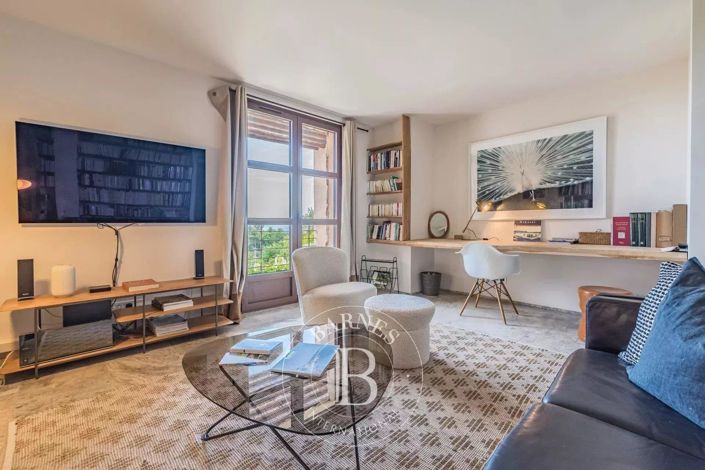 Image No.16-5 Bed House for sale