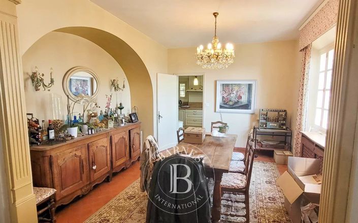 Image No.12-5 Bed House for sale