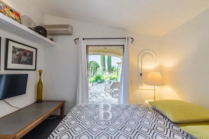 Image No.14-4 Bed House for sale