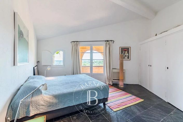 Image No.16-4 Bed House for sale