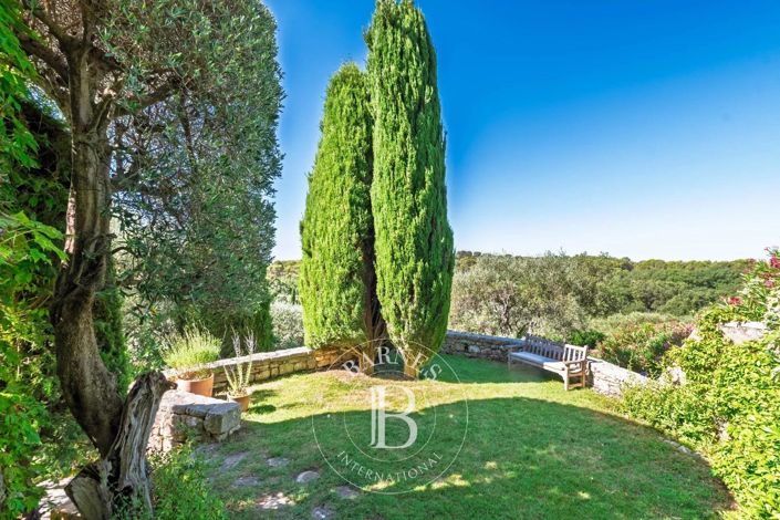 Image No.22-4 Bed House for sale