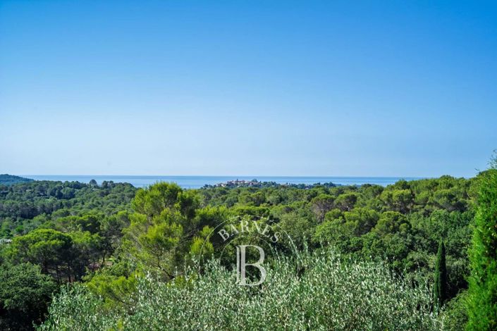 Image No.3-4 Bed House for sale