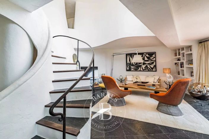 Image No.6-4 Bed House for sale