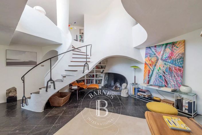 Image No.7-4 Bed House for sale