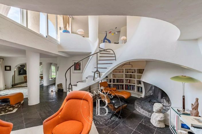 Image No.8-4 Bed House for sale