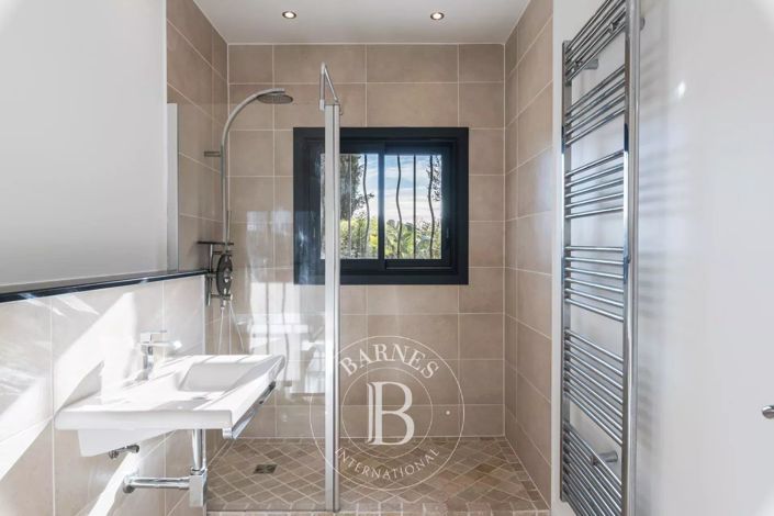 Image No.16-3 Bed House for sale