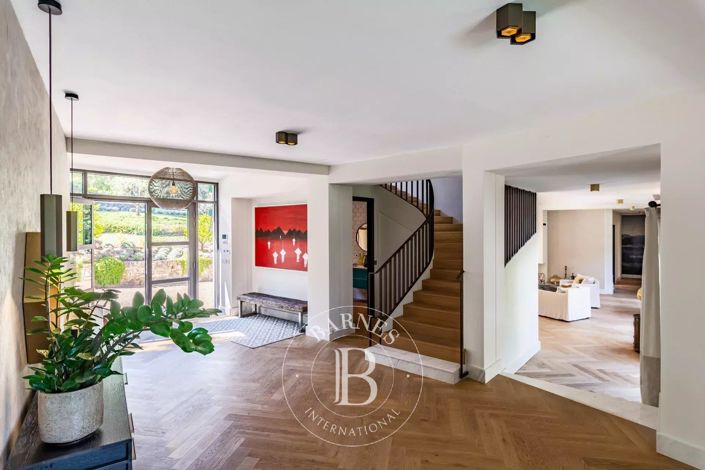 Image No.12-5 Bed House for sale