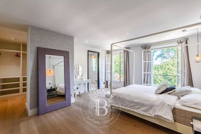 Image No.16-5 Bed House for sale