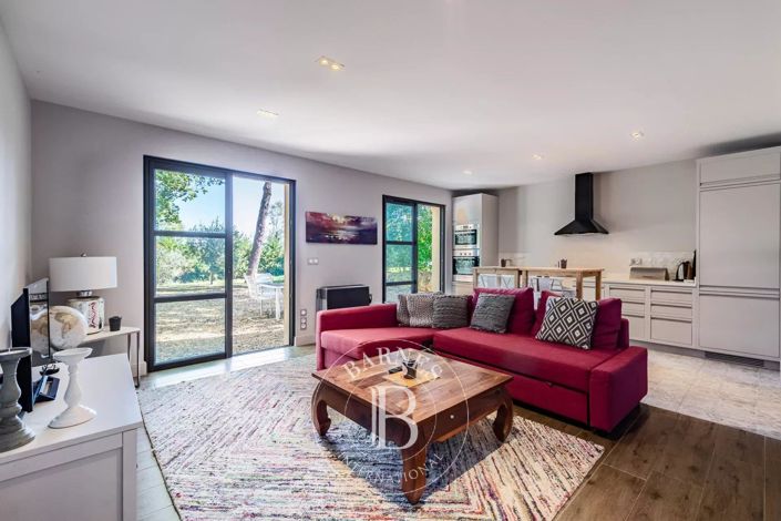 Image No.21-5 Bed House for sale