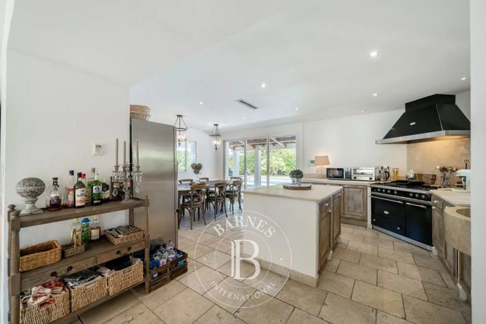 Image No.11-5 Bed House for sale