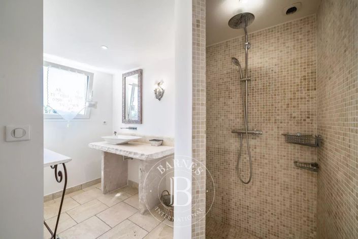 Image No.15-5 Bed House for sale