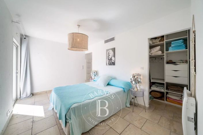 Image No.16-5 Bed House for sale