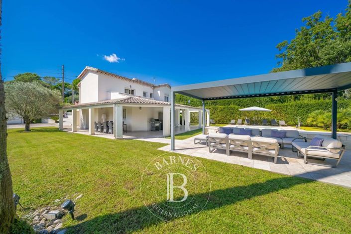 Image No.3-5 Bed House for sale