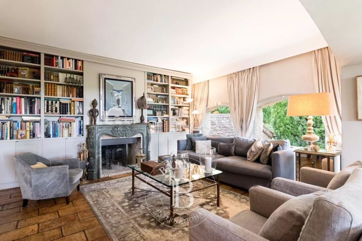 Image No.11-5 Bed House for sale