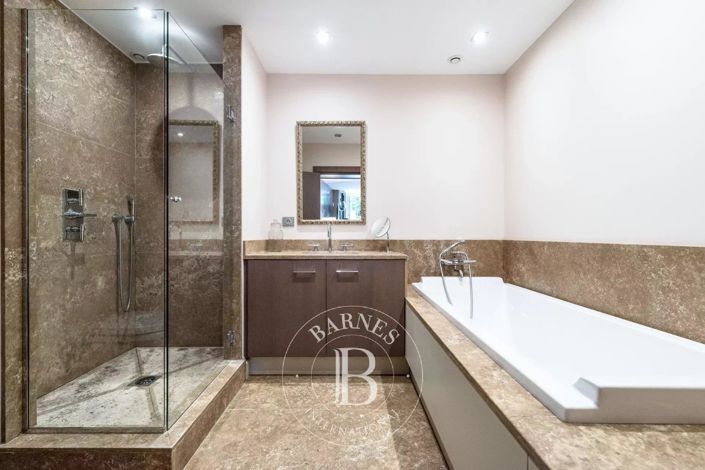 Image No.16-5 Bed House for sale