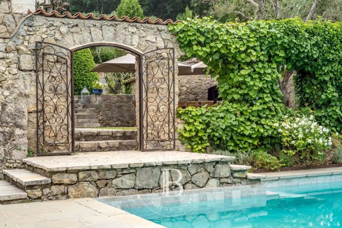 Image No.18-5 Bed House for sale