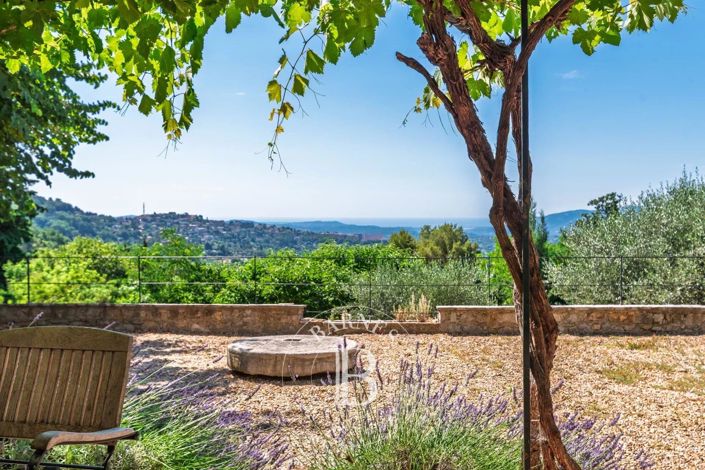 Image No.5-8 Bed House for sale