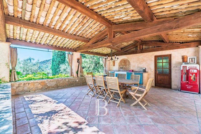 Image No.9-8 Bed House for sale