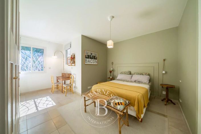 Image No.14-5 Bed House for sale