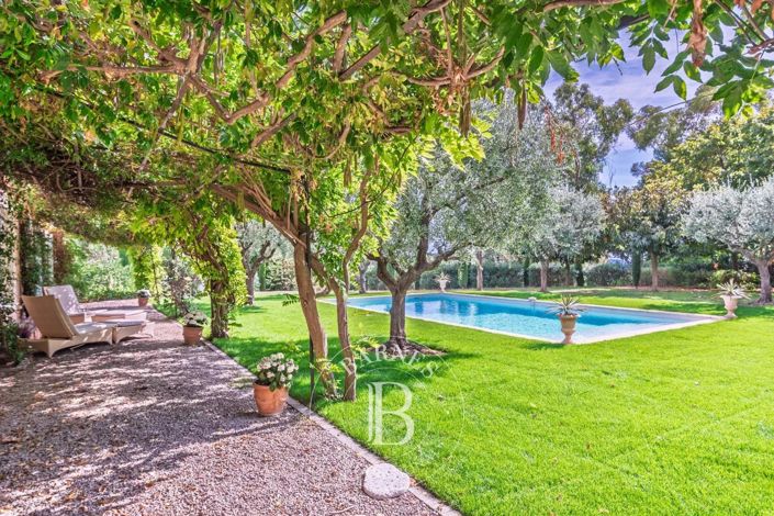 Image No.2-4 Bed House for sale