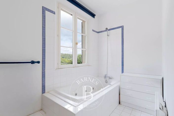 Image No.23-4 Bed House for sale