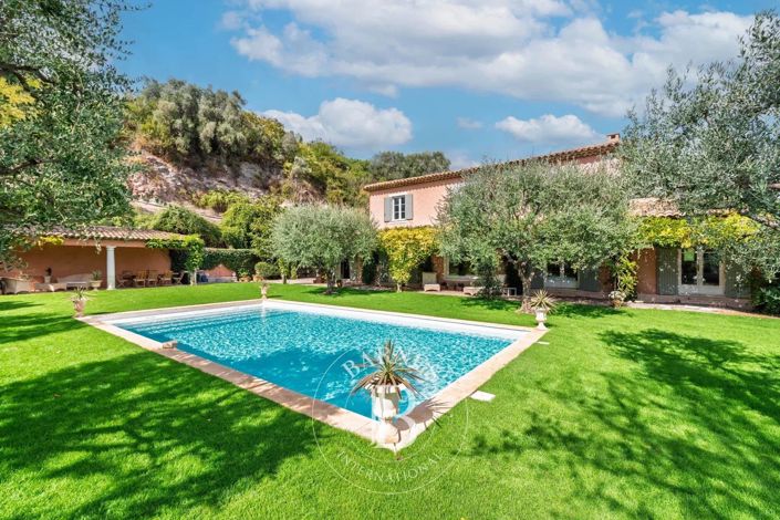 Image No.8-4 Bed House for sale