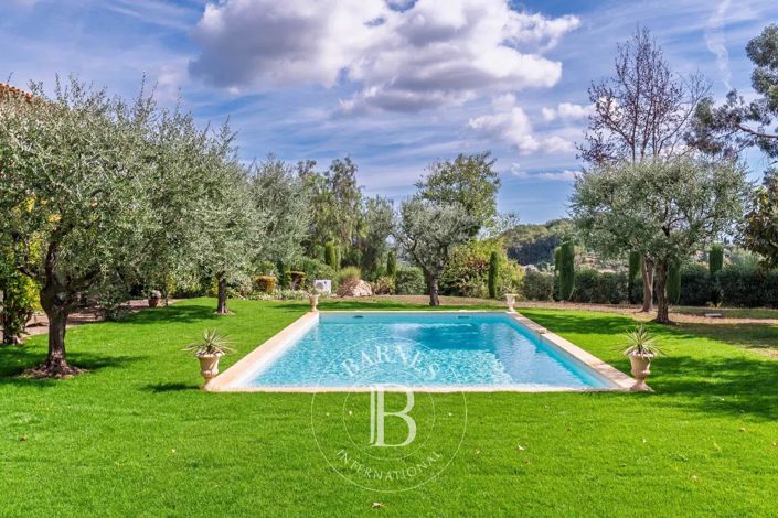 Image No.9-4 Bed House for sale