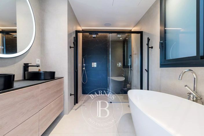 Image No.15-6 Bed House for sale