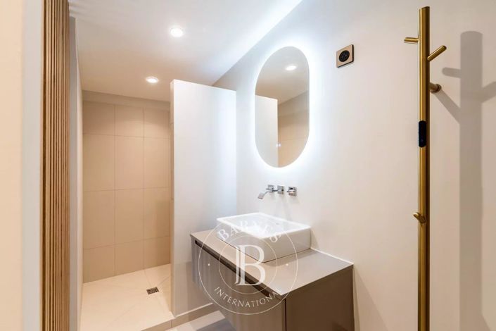 Image No.12-5 Bed House for sale