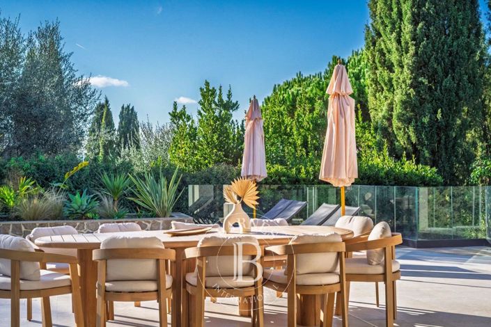 Image No.16-5 Bed House for sale