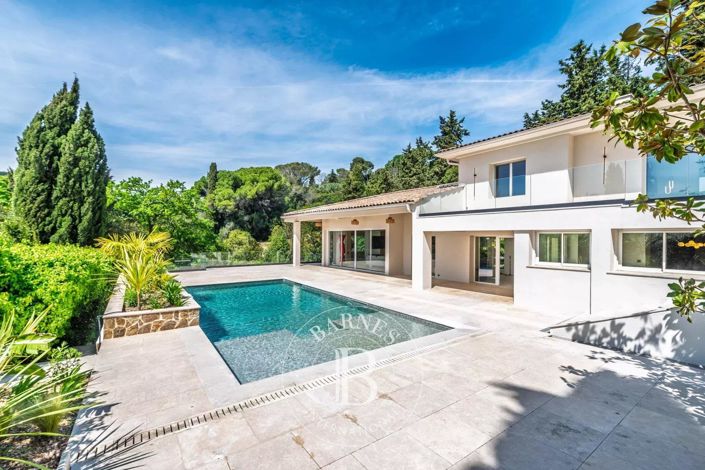 Image No.18-5 Bed House for sale