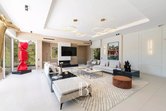 Image No.4-5 Bed House for sale