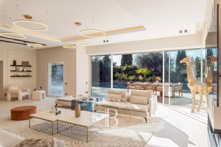 Image No.4-5 Bed House for sale