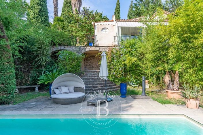 Image No.11-5 Bed House for sale