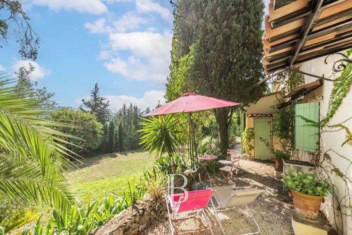 Image No.17-5 Bed House for sale