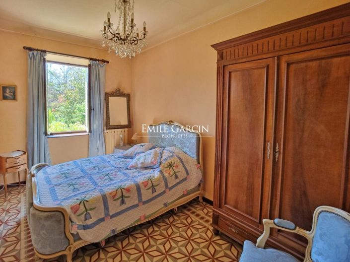 Image No.8-4 Bed House for sale