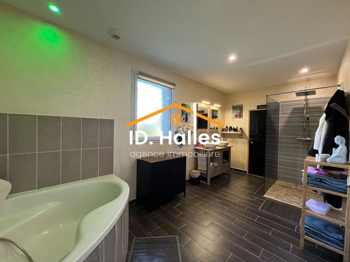 Image No.6-3 Bed House for sale