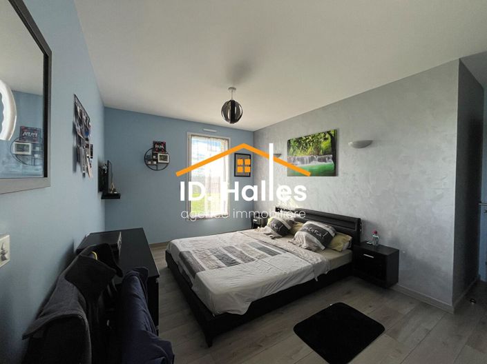 Image No.8-3 Bed House for sale