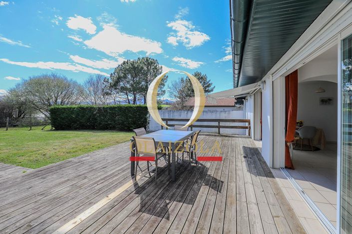 Image No.14-3 Bed House for sale