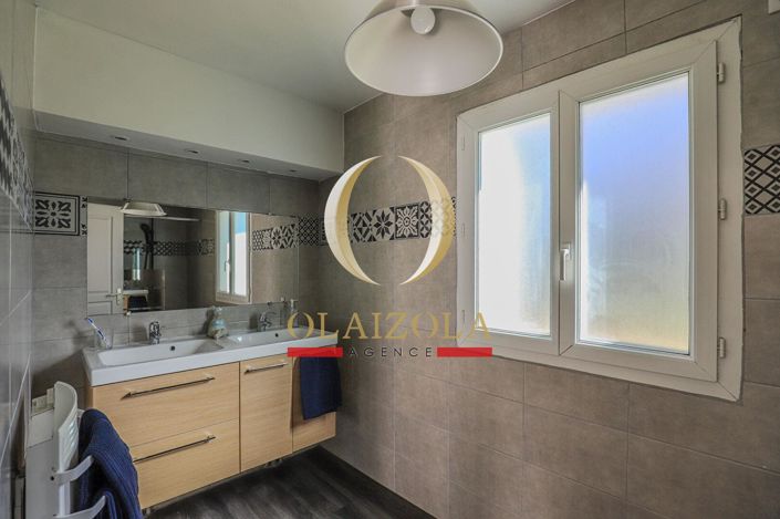 Image No.9-3 Bed House for sale