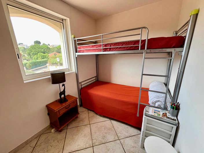 Image No.12-4 Bed House for sale