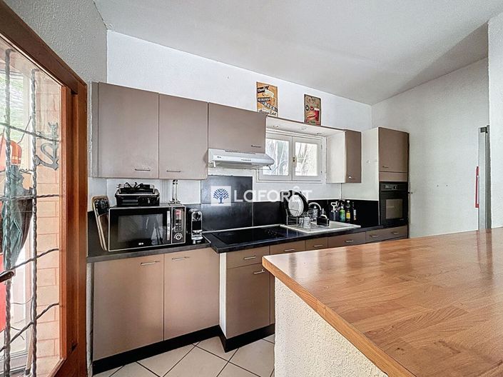 Image No.9-2 Bed House for sale