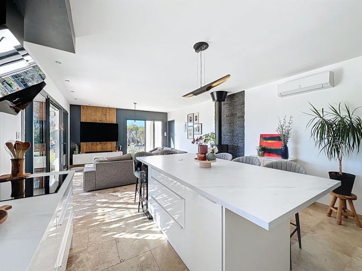 Image No.3-3 Bed House for sale